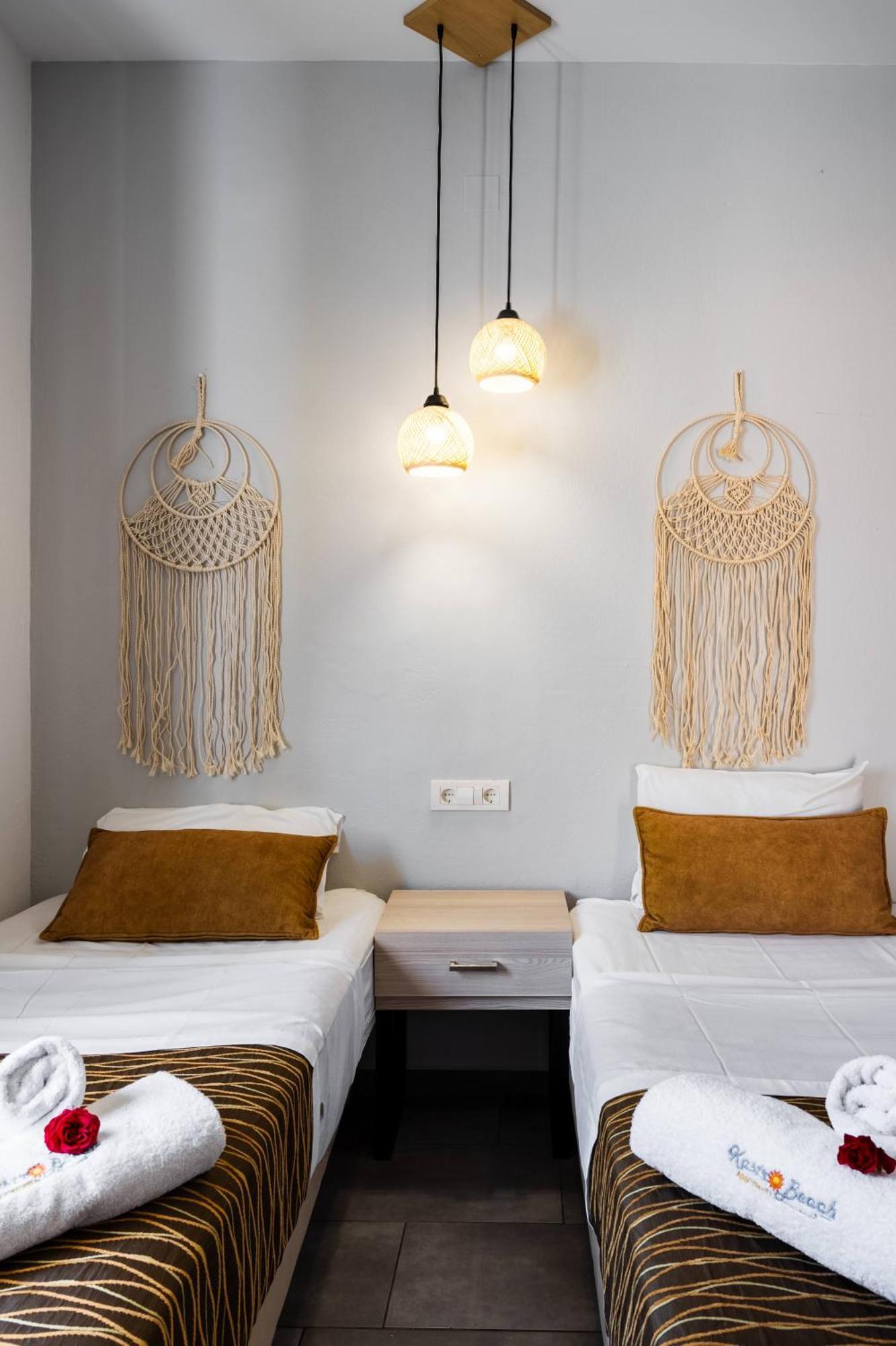 מאליה Kastro Beach Apartments מראה חיצוני תמונה